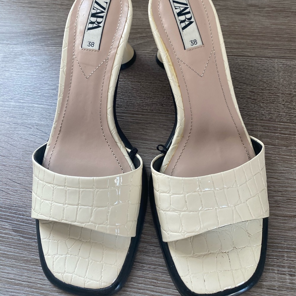 Zara off white high heels sandals